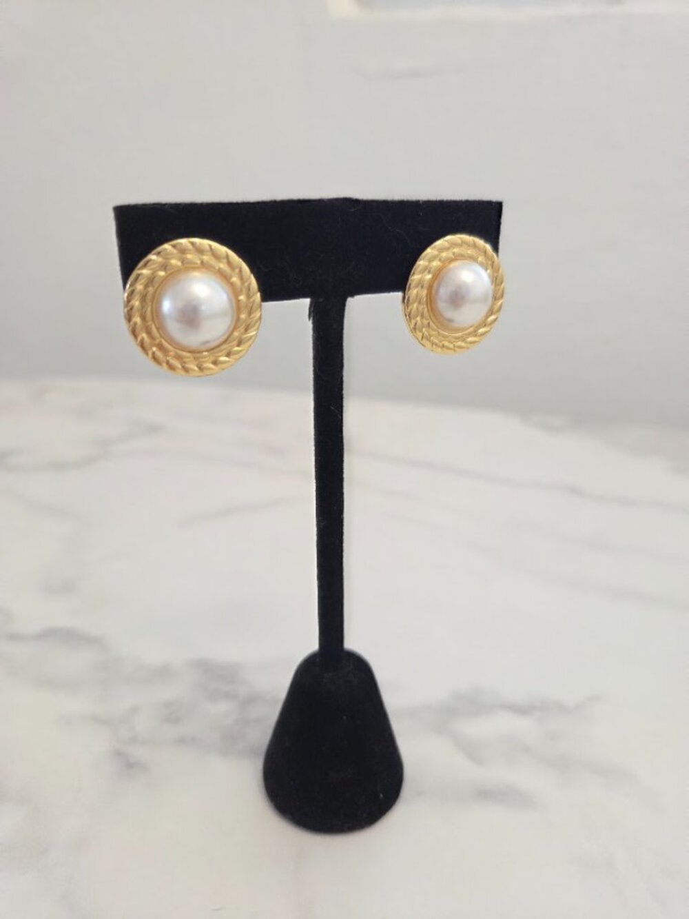 Vintage Gold Pearl Cable Twist Border Round Stud Earrings Stainless Steel - Picture 7 of 9